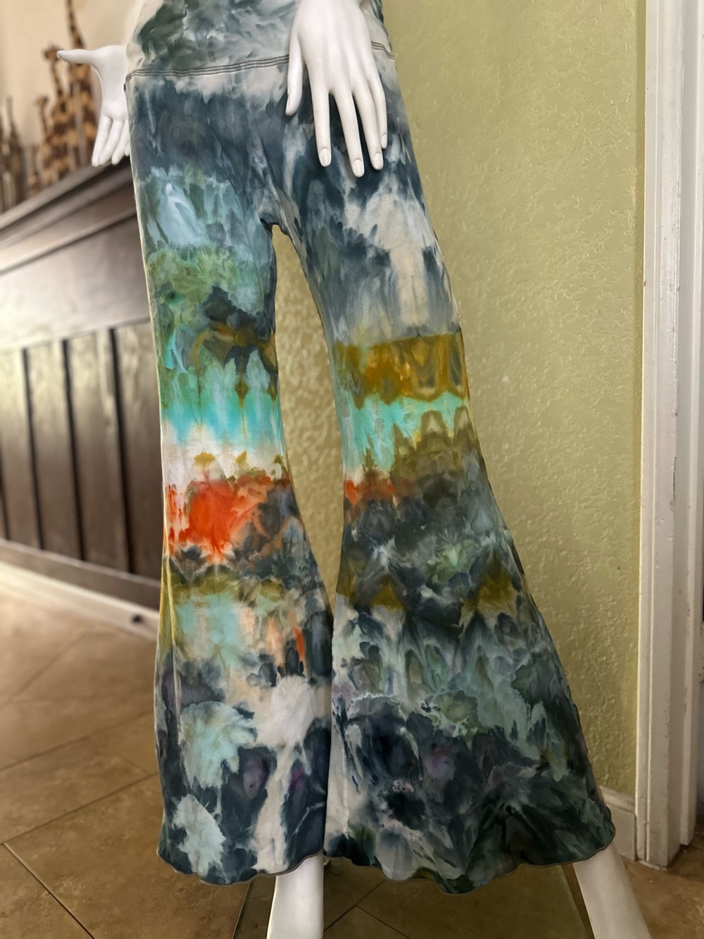Tie-Dye cotton Crop Top & Flare Pants Set - Multicolor size large teeki fit - Picture 6 of 16